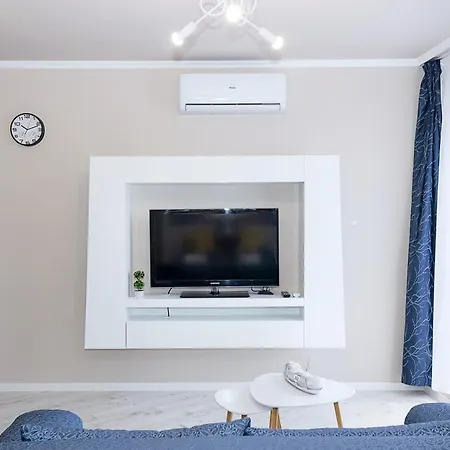 Sunny Blue One-bedroom Flat With Balcony By Flat Mаnager Varna